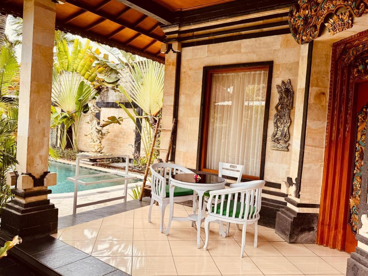 Bungalow Geringsing 캔디다사 외부 사진