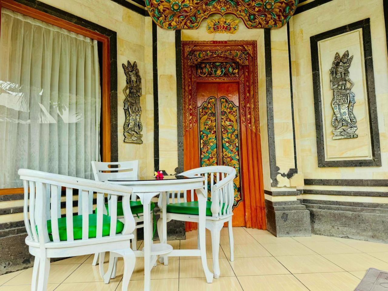 Bungalow Geringsing 캔디다사 외부 사진