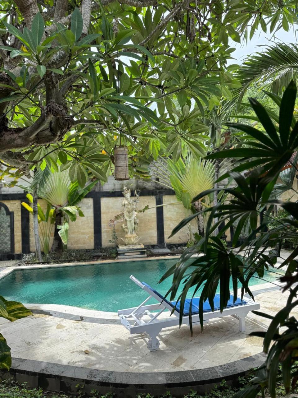 Bungalow Geringsing 캔디다사 외부 사진