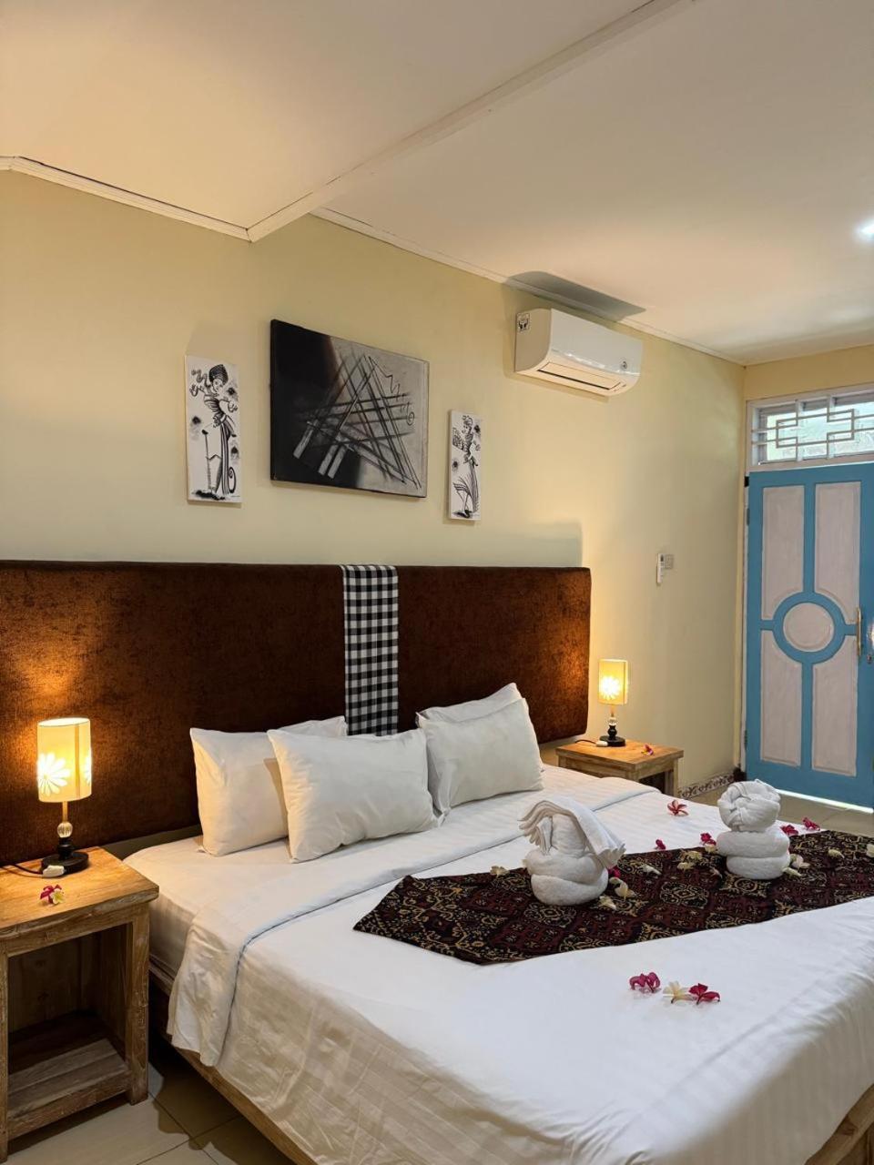 Bungalow Geringsing 캔디다사 외부 사진