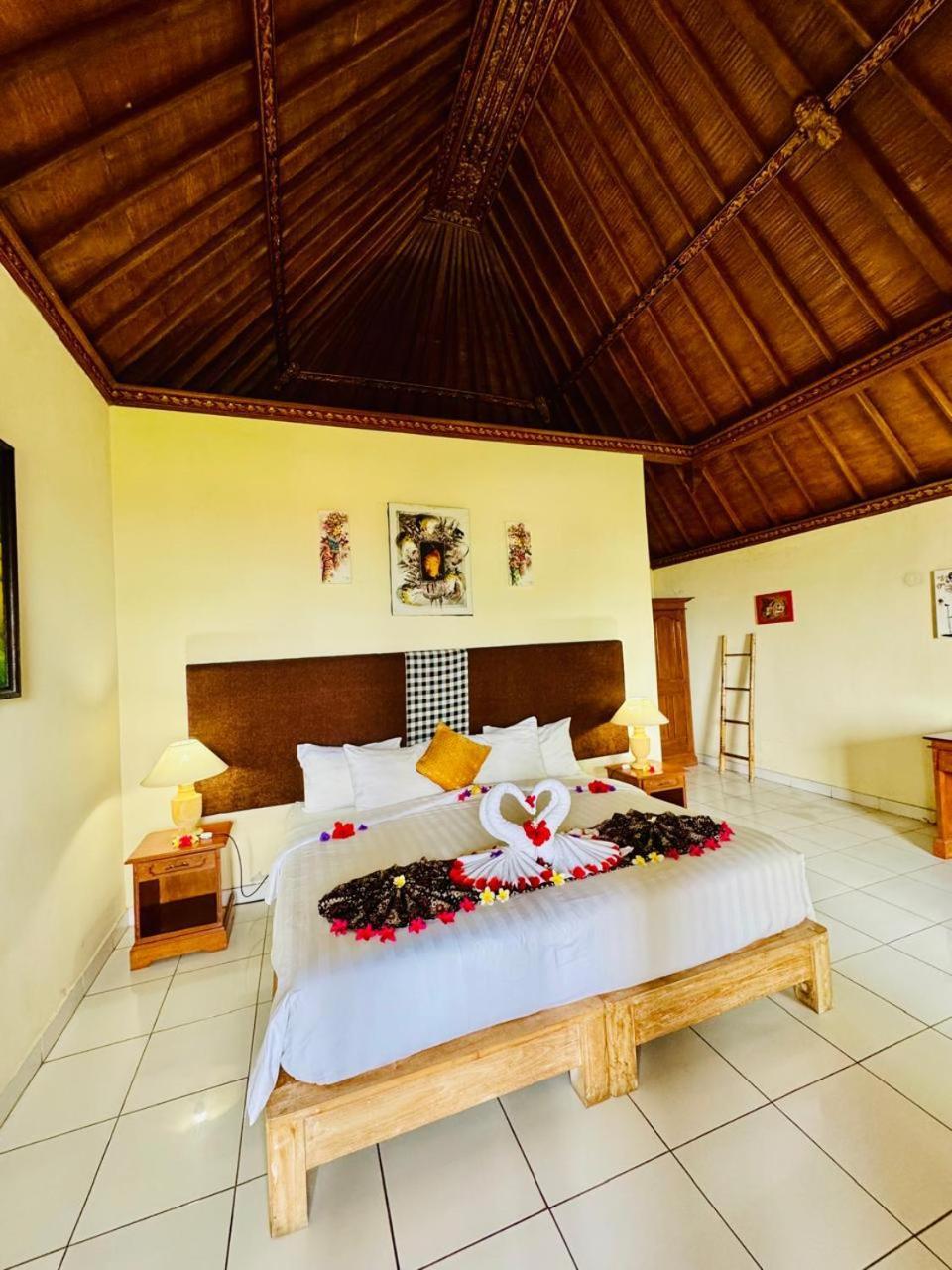 Bungalow Geringsing 캔디다사 외부 사진