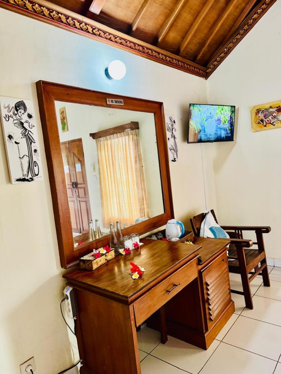 Bungalow Geringsing 캔디다사 외부 사진
