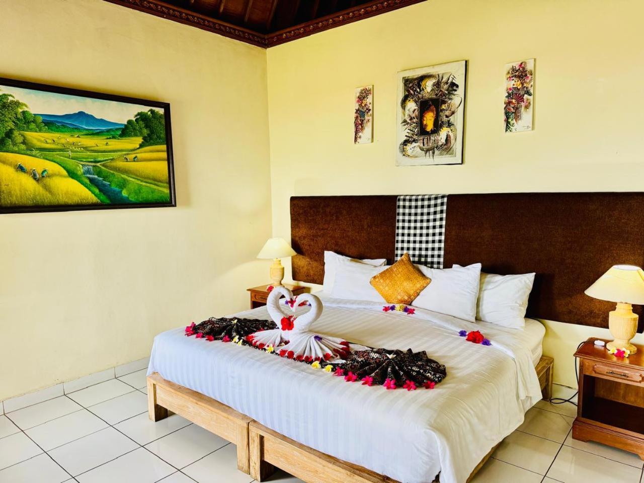 Bungalow Geringsing 캔디다사 외부 사진