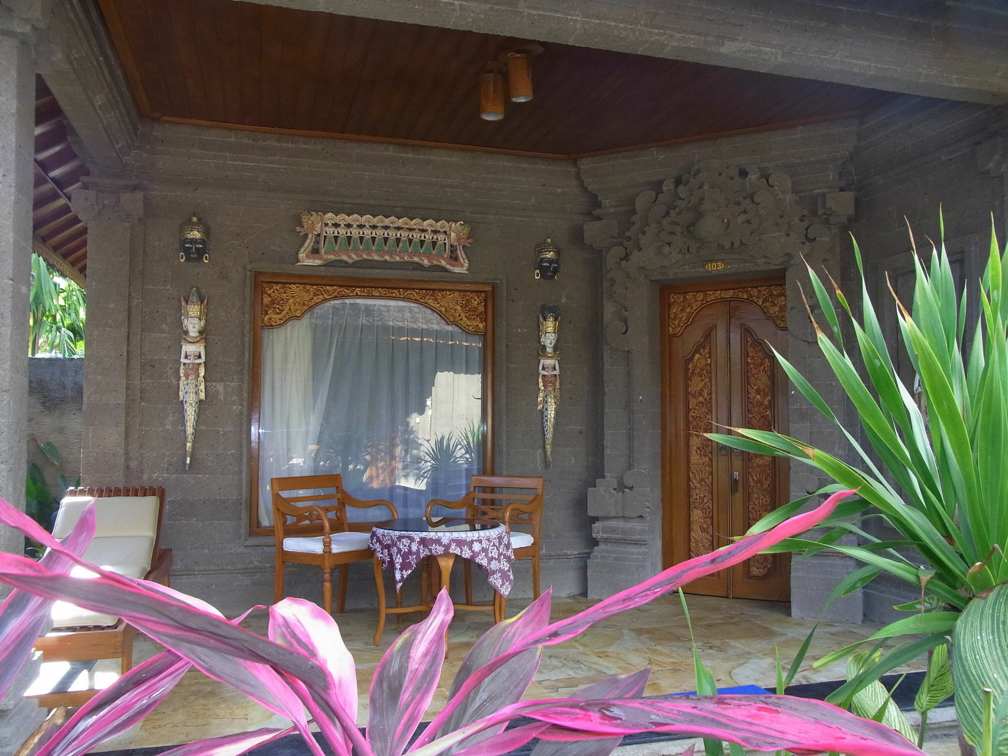 Bungalow Geringsing 캔디다사 외부 사진