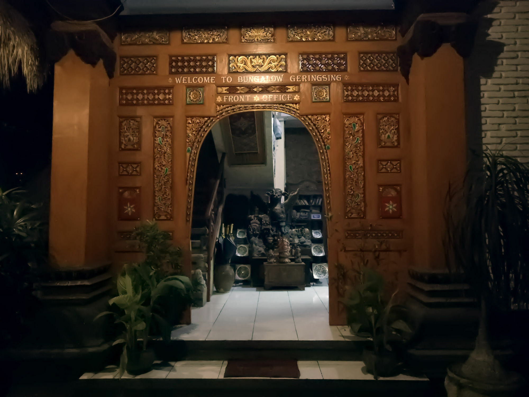Bungalow Geringsing 캔디다사 외부 사진